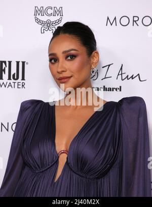 Shay Mitchell attends The Daily Front Row's 6th Annual Fashion Los Angeles Awards at Beverly Wilshire, A Four Seasons Hotel on April 10, 2022 in Beverly Hills, California. Photo: CraSH/imageSPACE/Sipa USA