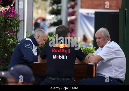 Melbourne, Australia. 10th Apr, 2022. Franz Tost (AUT, Scuderia AlphaTauri), Christian Horner (GBR, Oracle Red Bull Racing), Dr. Helmut Marko (AUT, Oracle Red Bull Racing), F1 Grand Prix of Australia at Melbourne Grand Prix Circuit on April 10, 2022 in Melbourne, Australia. (Photo by HIGH TWO) Credit: dpa/Alamy Live News Stock Photo