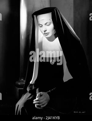 INGRID BERGMAN in THE BELLS OF ST MARY'S (1945), directed by LEO MCCAREY. Credit: RKO / Album Stock Photo