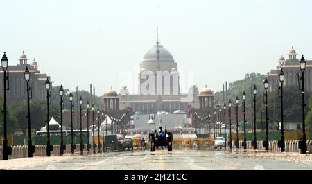 New Delhi, India on Apr. 19, 2022. Muslims and Hindus breaking fast as