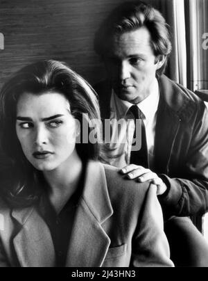 Brooke Shields, Richard Thomas on-set of the Made-for-Television Film, 'I Can Make You Love Me', aka 'Stalking Laura', UK, CBS-TV, 1993 Stock Photo