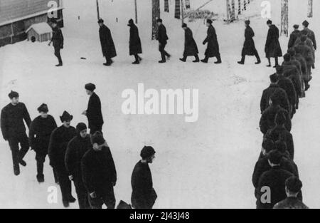 Soviet prisoners of war in line for food, 1943 Stock Photo - Alamy