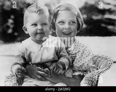 King Simeon of Bulgaria, his Sister Princess Maria Luisa and Queen ...