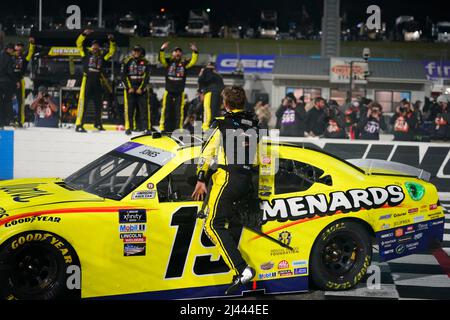 Martinsville, VA, USA. 8th Apr, 2022. Brandon Jones wins the Call 811 Before You Dig 250 powered by Call 811.com at Martinsville Speedway in Martinsville, VA. (Credit Image: © Walter G. Arce Sr./ZUMA Press Wire) Stock Photo