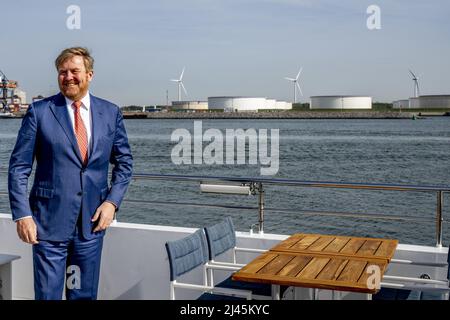 Rotterdam, Netherlands. 12th Apr, 2022. 2022-04-12 11:05:19 ROTTERDAM - King Willem-Alexander on board the Z8 during a visit to the port of Rotterdam. The theme of the visit was the energy transition in the port, the role of the Maasvlakte and hydrogen ambitions. ANP POOL ROBIN UTRECHT netherlands out - belgium out Credit: ANP/Alamy Live News Stock Photo