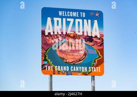 Teec Nos Pos, AZ - October 10,2021:  Welcome to Arizona sign along the road at the state border in Teec Nos Pos, Arizona Stock Photo