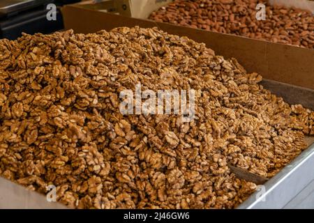 Haifa, Israel. 12th Apr, 2022. Fresh market in Hadar neighborhood of Haifa in Israel (Credit Image: © Lev Radin/Pacific Press via ZUMA Press Wire) Stock Photo