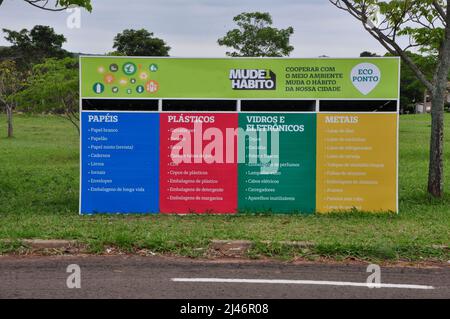 Ecopoint. Collection point for disposable products or garbage with the inscription Mude o Habito, in a city in the interior of São Paulo, Brazil, Sout Stock Photo
