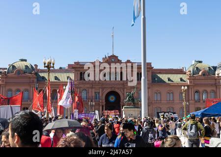 Buenos Aires, Argentina, 12nd April, 2022. Popular organizations installed a fair in Plaza de Mayo in front of the Government House of the Nation in protest against the policies of the Ministry of Social Development under the slogan: We produce but we are each poorer ever! Credit image: Esteban Osorio/Alamy Live News Stock Photo
