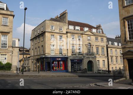 William Hill bookmakers shop, the corner of Lansdown road and Hay Hill in Bath England. Georgian architecture period properties. Bath stone buildings Stock Photo