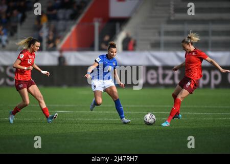 Riola Xhemaili (Switzerland)Arianna Caruso (Italy Women)Ana-Maria Crnogorcevic (Switzerland) during the FIFA 'Womens World Cup 2023 qualifying round' match between Switzerland Women 0-1 Italy Women at Stockhorn Arena on April 12, 2022 in Thun, Switzerland. (Photo by Maurizio Borsari/AFLO Stock Photo