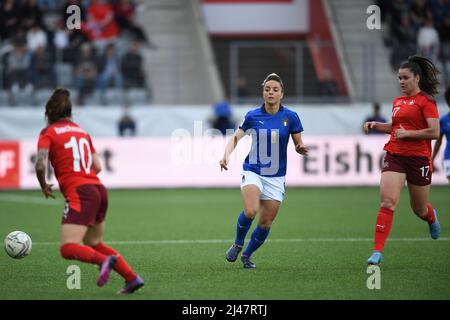 Martina Rosucci (Italy Women)Svenja Folmli (Switzerland) during the FIFA 'Womens World Cup 2023 qualifying round' match between Switzerland Women 0-1 Italy Women at Stockhorn Arena on April 12, 2022 in Thun, Switzerland. (Photo by Maurizio Borsari/AFLO Stock Photo