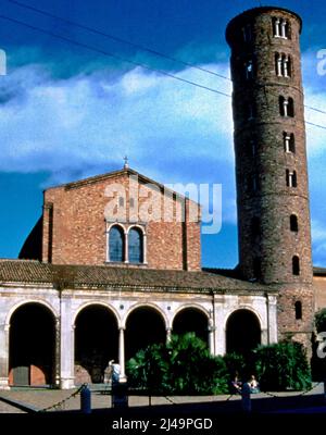 Basilica di Sant Apollinare Nuovo, Ravenna, Italy. Stock Photo