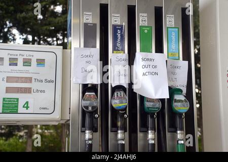 Upminster Havering, UK. 13th Apr, 2022. Fuel shortages at a BP petrol station on the A127 in Upminster in the London Borough of Havering partly blamed on panic buying following Stop Oil protests which have blockaded refineries and fuel distribution hubs Credit: MARTIN DALTON/Alamy Live News Stock Photo