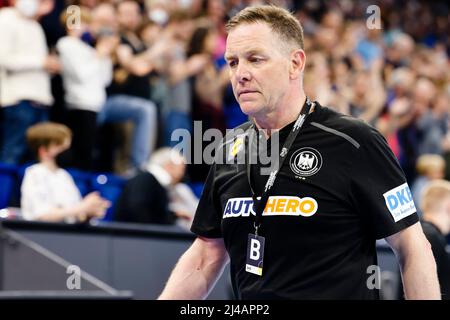 Kiel, Germany. 13th Apr, 2022. Handball: World Cup qualifying, Germany - Faroe Islands, Europe, knockout round, 3rd qualifying round, first leg, Wunderino Arena. Germany's coach Alfred Gislason leaves the pitch. Credit: Frank Molter/dpa/Alamy Live News Stock Photo
