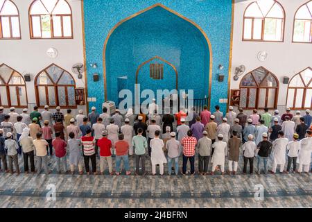 New Delhi, India. 13th Apr, 2022. People offering Namaz at a mosque in New Delhi during the holy month of Ramadan. (Credit Image: © Mohsin Javed/Pacific Press via ZUMA Press Wire) Credit: ZUMA Press, Inc./Alamy Live News Stock Photo