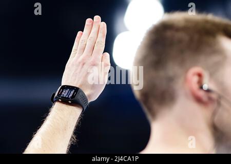 Kiel, Germany. 13th Apr, 2022. Handball: World Cup qualifying, Germany - Faroe Islands, Europe, knockout round, 3rd qualifying round, first leg, Wunderino Arena. Referee Davor Loncar raises his arm. Credit: Frank Molter/dpa/Alamy Live News Stock Photo