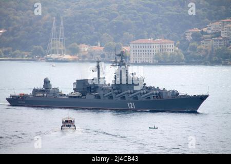 Istanbul, Turkey. 07th Sep, 2014. The Russian guided missile cruiser 'Moskva' sails through the Bosporus into the Mediterranean Sea. (to dpa 'Moscow: Crew of missile cruiser 'Moskva' evacuated') Credit: picture alliance/dpa/Alamy Live News Stock Photo