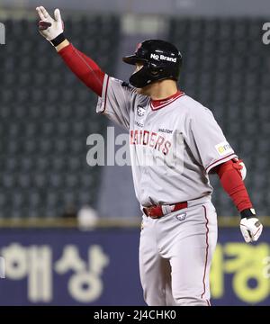 14th Apr, 2022. Baseball: LG Twins vs. SSG Landers Park Hae-min (L