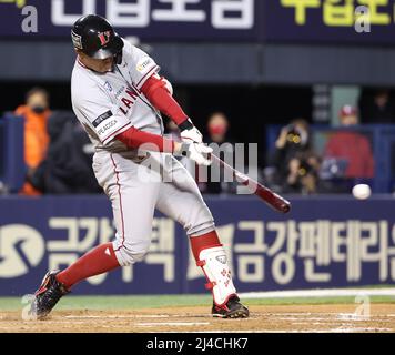 15th Apr, 2022. Baseball: LG Twins vs. SSG Landers LG Twins