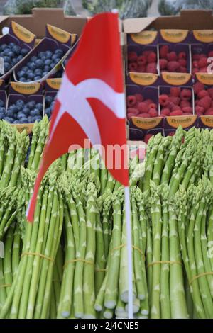 Copenhagen/Denmark/.14 April 2022/.Out door  fruit and vegetables hopper find higher food prices in Denmark and at fruit and vegetable vendor in danish capital. (Photo..Francis Dean/Dean Pictures) Stock Photo