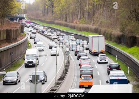 Berlin, Germany. 14th Apr, 2022. Car traffic (r) is at a standstill on the A111 in Berlin heading north out of the city. Credit: Christoph Soeder/dpa/Alamy Live News Stock Photo