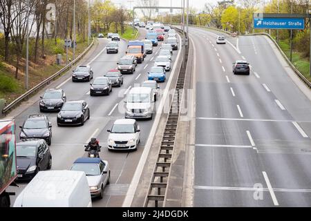 Berlin, Germany. 14th Apr, 2022. Car traffic (l) is at a standstill on the A111 in Berlin heading north out of the city. Credit: Christoph Soeder/dpa/Alamy Live News Stock Photo