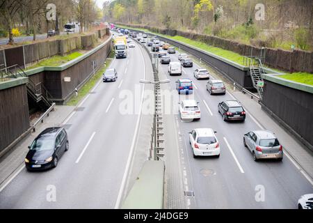 Berlin, Germany. 14th Apr, 2022. Car traffic (r) is at a standstill on the A111 in Berlin heading north out of the city. Credit: Christoph Soeder/dpa/Alamy Live News Stock Photo
