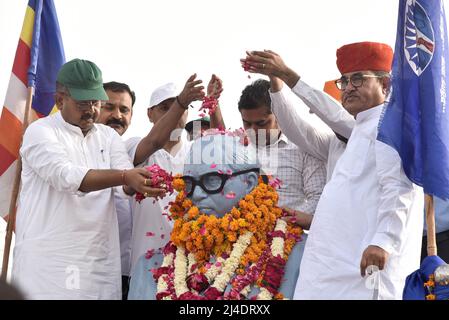 Bikaner, India. 14th Apr, 2022. Bhanwar Singh Bhati Power Minister, Rajasthan Government, Govind Ram Meghwal Minister of Disaster Management and Relief of Rajasthan pay tribute to Babasaheb BR Ambedkar on his 131st birth anniversary at Bhimrao Ambedkar circle Bikaner (Photo by Dinesh Gupta/Pacific Press) Credit: Pacific Press Media Production Corp./Alamy Live News Stock Photo