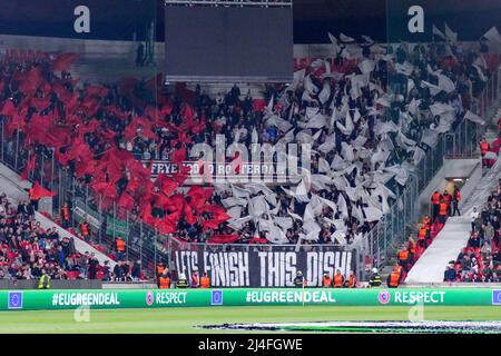 PRAGUE, NETHERLANDS - APRIL 14: Fans of Feyenoord during the Quarter Finals UEFA Europa League match between Slavia Prague and Feyenoord at Eden Arena on April 14, 2022 in Prague, Netherlands (Photo by Geert van Erven/Orange Pictures) Stock Photo