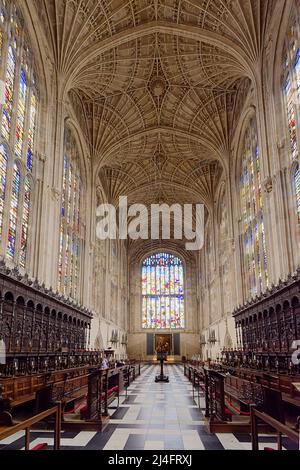 KINGS COLLEGE CHAPEL CAMBRIDGE FAN VAULT CEILING AND RUBENS PAINTING THE ADORATION OF THE MAGI OVER THE ALTAR Stock Photo