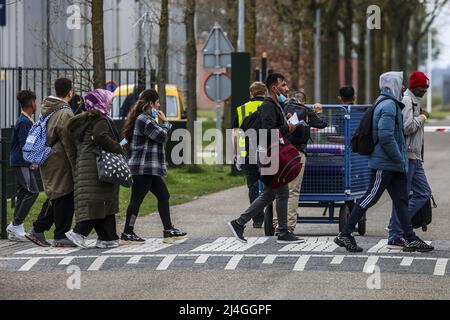 Ter Apel, Netherlands. 15th Apr 2022. 2022-04-15 13:47:28 TER APEL - Asylum seekers arrive at the Ter Apel application center. According to the state secretary, the reception of asylum seekers must 'really improve'. ANP VINCENT JANNINK netherlands out - belgium out Credit: ANP/Alamy Live News Stock Photo