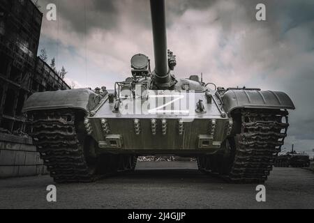 Tank with soviet flag hi-res stock photography and images - Alamy