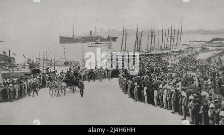 San Juan, Puerto Rico. Disembarkation of the governor and Captain General of Puerto Rico, Andrés González Muñoz (1840-1898), on 11 January 1898. He took office on the same date and died of a heart attack. He was a Spanish military of Cuban origin, promoted to lieutenant general in 1897. Photoengraving. La Ilustración Española y Americana, 1898. Stock Photo