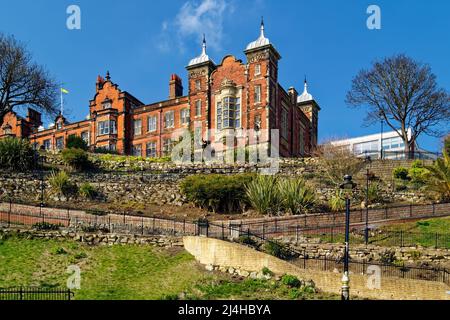 UK, North Yorkshire, Scarborough, Town Hall and St Nicholas Gardens from Foreshore Road. Stock Photo