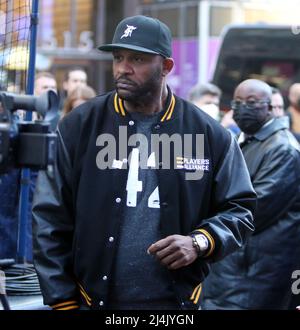 April 15, 22, 2022. Ken Griffey Jr attend Jackie Robinson Day 2022 a  Tribute around MLB on 75th anniversary of Robinson's debut in Time Square  in New York April 15, 2022 Credit; RW/MediaPunch Stock Photo - Alamy