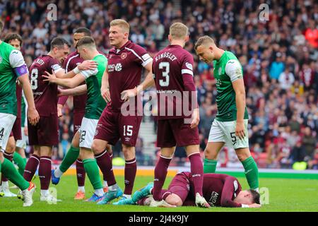 Glasgow, UK. 16th Apr, 2022. The Edinburgh derby teams of Hearts of Midlothian and Hibernian played in the William Hill Scottish Cup Semi-Final at Hampden Park, Glasgow, Scotland, UK. Credit: Findlay/Alamy Live News Stock Photo