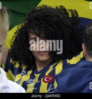 ISTANBUL - Fenerbahce supporter during the Turkish Superliga match between Fenerbahce AS and Galatasaray AS at Ulker Fenerbahce Sukru Saracoglu Stadium on April 10, 2022 in Istanbul, Turkey. ANP | Dutch Height | Gerrit van Keulen Stock Photo