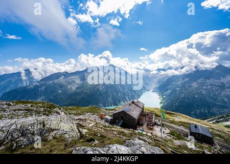 Schlegeisspeicher Wanderung zur Olperer Hütte Stock Photo