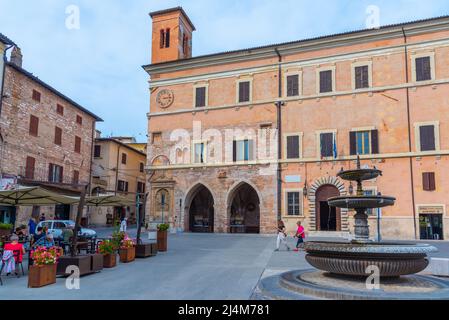 Spello, Italy, October 2, 2021: Piazza della Reupubblica in the old town of Spello in Italy. Stock Photo