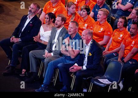 THE HAGUE - The Duke and Duchess of Sussex, Prince Harry and his wife, Meghan Markle, at the opening ceremony of the Invictus Games, an international sporting event for servicemen and veterans who have been psychologically or physically injured in their military service. ANP POOL ROBIN UTRECHT Stock Photo