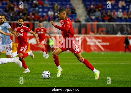 HARRISON, NJ - APRIL 16: New York Red Bulls goalkeeper Carlos Miguel  Coronel (1) during the Major League Soccer game between the New York Red  Bulls and the FC Dallas on April