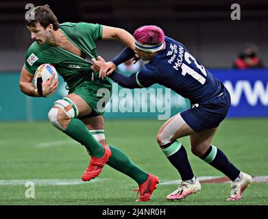 Vancouver, Canada. 16th Apr, 2022. Team Ireland Harry McNulty (L) and Team Scotland's Ewan Rosser compete during their Pool D match at the HSBC World Rugby Sevens in Vancouver, Canada, April 16, 2022. Credit: Andrew Soong/Xinhua/Alamy Live News Stock Photo