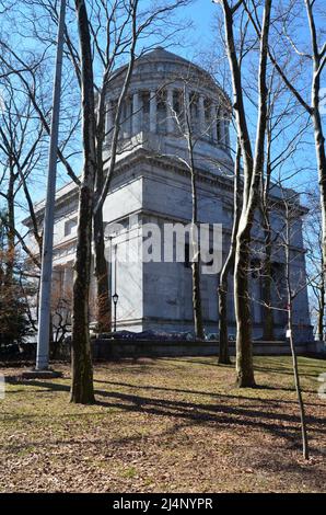 Tomb of Ulysses S. Grant and his wife, NYC Stock Photo - Alamy