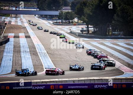 Le Castellet, France. 17th Apr 2022. Race Start during the 2022 ELMS European Le Mans Series 4 Hours of Le Castellet on the Paul Ricard circuit from April 16 to 18, France - Photo Paulo Maria / DPPI Credit: DPPI Media/Alamy Live News Stock Photo
