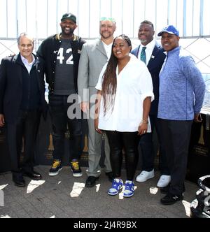 April 15, 22, 2022. Ken Griffey Jr attend Jackie Robinson Day 2022 a  Tribute around MLB on 75th anniversary of Robinson's debut in Time Square  in New York April 15, 2022 Credit; RW/MediaPunch Stock Photo - Alamy