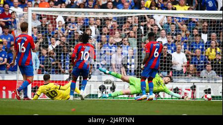 London, UK. 17th Apr, 2022. LONDON, ENGLAND - APRIL 17: Chelsea's Mason Mount scores during FA Cup Semi-Final between Crystal Palace and Chelsea at Wembley Stadium, London, UK 17th April, 2022 Credit: Action Foto Sport/Alamy Live News Stock Photo
