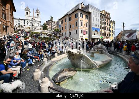 Rome, Italy. 17th Apr, 2022. Tourists visit the Piazza di Spagna during the Easter holiday in Rome, Italy, on April 17, 2022. Credit: Jin Mamengni/Xinhua/Alamy Live News Stock Photo
