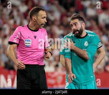 Sevilla, Spain. 17th April 2022, Ramon Sanchez-Pizjuan Stadium, Sevilla, Adalusia, Spain, La Liga football, Sevilla versus Real Madrid; Dani Carvajal (Madrid) complaining to the referee about the disallowed goal. Credit: Action Plus Sports Images/Alamy Live News Stock Photo