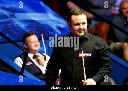 Scotland's Stephen Maguire in action against England's Shaun Murphy during day two of the Betfred World Snooker Championships at The Crucible, Sheffield. Picture date: Sunday April 17, 2022. Stock Photo